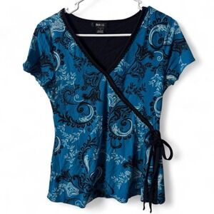Y2K Style & Co. Wrap Top Blue and White Paisleys boho cottage core size medium
